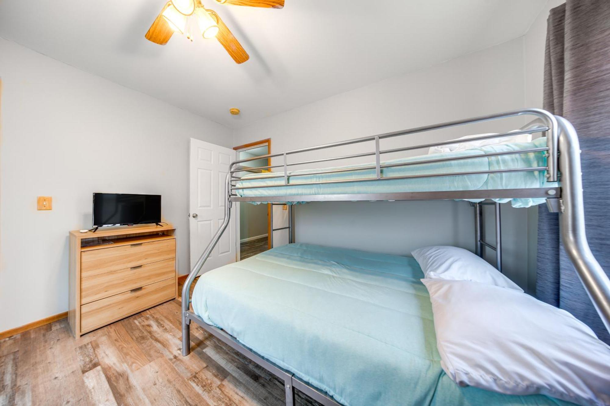 Family-Friendly Hideaway Near Presque Isle! Villa Erie Exteriör bild